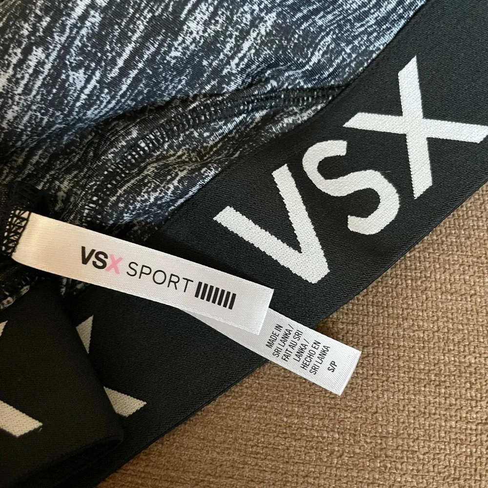 Victoria Secret Sport Bra - Picture 4 of 5